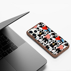 Чехол iPhone 11 Pro матовый Панды с сердечками, цвет: 3D-коричневый — фото 2