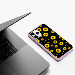 Чехол iPhone 11 Pro матовый Желтые ромашки на черном, цвет: 3D-розовый — фото 2