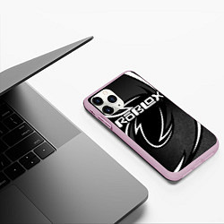 Чехол iPhone 11 Pro матовый Роблокс - белая линия, цвет: 3D-розовый — фото 2
