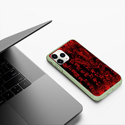 Чехол iPhone 11 Pro матовый Дракон и катана - иероглифы, цвет: 3D-салатовый — фото 2