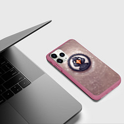 Чехол iPhone 11 Pro матовый Забавный черный ворон, цвет: 3D-малиновый — фото 2
