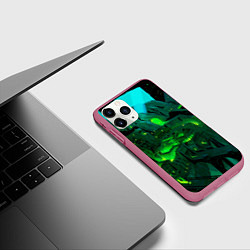 Чехол iPhone 11 Pro матовый Зелёный город, цвет: 3D-малиновый — фото 2