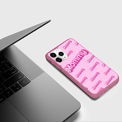 Чехол iPhone 11 Pro матовый Мамочка в стиле барби - паттерн розовый, цвет: 3D-малиновый — фото 2