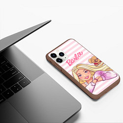 Чехол iPhone 11 Pro матовый Барби с щенком: розово-белая горизонтальная полоск, цвет: 3D-коричневый — фото 2