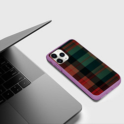 Чехол iPhone 11 Pro матовый Зелёно-красная шотландская клетка, цвет: 3D-фиолетовый — фото 2