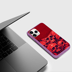 Чехол iPhone 11 Pro матовый Расплавленные красные черепа, цвет: 3D-фиолетовый — фото 2
