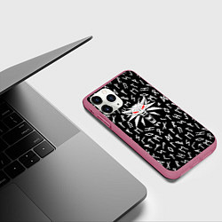 Чехол iPhone 11 Pro матовый The Witcher символы, цвет: 3D-малиновый — фото 2
