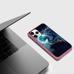 Чехол iPhone 11 Pro матовый Дракон на скале на фоне луны, цвет: 3D-малиновый — фото 2