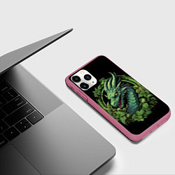 Чехол iPhone 11 Pro матовый Зеленый яркий неоновый дракон символ 2024 года, цвет: 3D-малиновый — фото 2