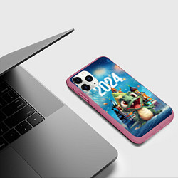 Чехол iPhone 11 Pro матовый Маленький счастливый дракон и салюты, цвет: 3D-малиновый — фото 2
