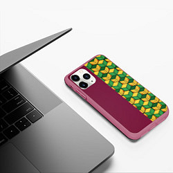 Чехол iPhone 11 Pro матовый Kimetsu no yaiba pattern anime, цвет: 3D-малиновый — фото 2