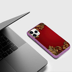 Чехол iPhone 11 Pro матовый Золотые узоры на красном фоне лепнина, цвет: 3D-фиолетовый — фото 2