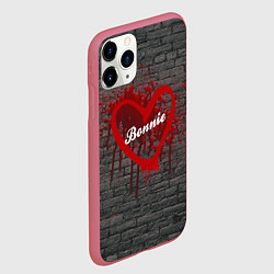Чехол iPhone 11 Pro матовый Бони и Клайд на кирпичном фоне, цвет: 3D-малиновый — фото 2