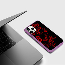 Чехол iPhone 11 Pro матовый Клеймо жертвы из аниме Берсерк - красные цветы, цвет: 3D-фиолетовый — фото 2