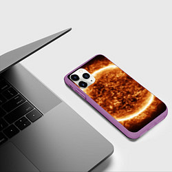Чехол iPhone 11 Pro матовый Пылающее солнце крупным планом, цвет: 3D-фиолетовый — фото 2