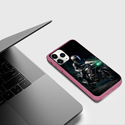 Чехол iPhone 11 Pro матовый Мотоциклист ночью, цвет: 3D-малиновый — фото 2