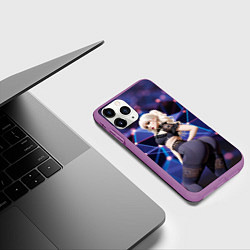 Чехол iPhone 11 Pro матовый Девушка с аппетитными формами, цвет: 3D-фиолетовый — фото 2