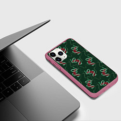 Чехол iPhone 11 Pro матовый Зеленая змея символ 2025 года на красной луне, цвет: 3D-малиновый — фото 2