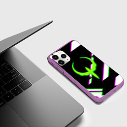 Чехол iPhone 11 Pro матовый Quake глитч геометрия, цвет: 3D-фиолетовый — фото 2