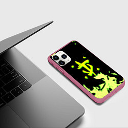 Чехол iPhone 11 Pro матовый Doom кислотное лого огонь, цвет: 3D-малиновый — фото 2