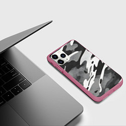 Чехол iPhone 11 Pro матовый Черно белый камуфляж, цвет: 3D-малиновый — фото 2