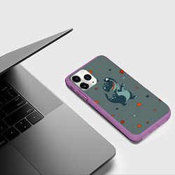 Чехол iPhone 11 Pro матовый Смешной динозавр и звезды, цвет: 3D-фиолетовый — фото 2