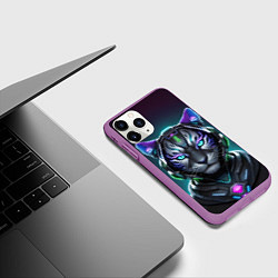 Чехол iPhone 11 Pro матовый Неоновый тигр, цвет: 3D-фиолетовый — фото 2