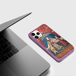 Чехол iPhone 11 Pro матовый Гобелен из гостиной Гриффиндора, цвет: 3D-фиолетовый — фото 2