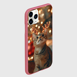 Чехол iPhone 11 Pro матовый Котик с новогодними рожками, цвет: 3D-малиновый — фото 2