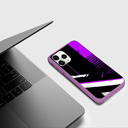 Чехол iPhone 11 Pro матовый Полосы на чёрном фоне фиолетово-белые, цвет: 3D-фиолетовый — фото 2