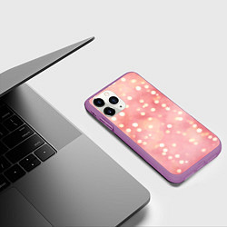 Чехол iPhone 11 Pro матовый Сияние праздничных огоньков на розовом фоне, цвет: 3D-фиолетовый — фото 2