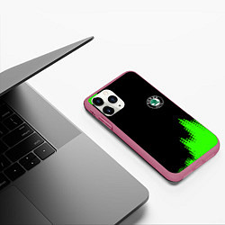 Чехол iPhone 11 Pro матовый Skoda краски зеленые, цвет: 3D-малиновый — фото 2