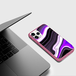 Чехол iPhone 11 Pro матовый Волнистые горизонтальные чёрно-фиолетовые полосы н, цвет: 3D-малиновый — фото 2