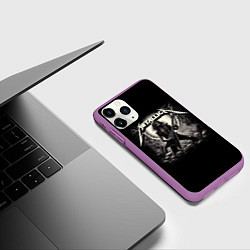 Чехол iPhone 11 Pro матовый Metallica - guitar solo, цвет: 3D-фиолетовый — фото 2