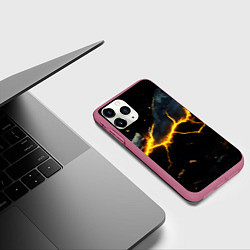 Чехол iPhone 11 Pro матовый Желтый разлом на черной текстуре, цвет: 3D-малиновый — фото 2
