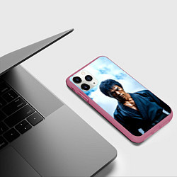 Чехол iPhone 11 Pro матовый Брюс Ли в дыму, цвет: 3D-малиновый — фото 2