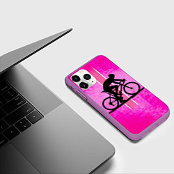 Чехол iPhone 11 Pro матовый Триатлонист на розовом, цвет: 3D-фиолетовый — фото 2