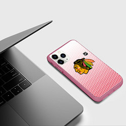 Чехол iPhone 11 Pro матовый Чикаго Блэкхокс - красные треугольники с градиенто, цвет: 3D-малиновый — фото 2