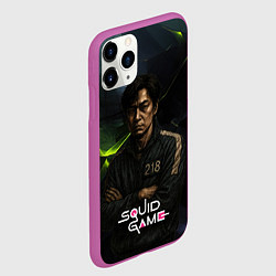 Чехол iPhone 11 Pro матовый Игра в кальмара - игрок 218 скрещивает руки, цвет: 3D-фиолетовый — фото 2