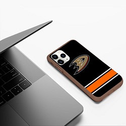 Чехол iPhone 11 Pro матовый Anaheim Ducks Selanne, цвет: 3D-коричневый — фото 2