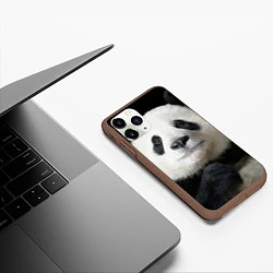 Чехол iPhone 11 Pro матовый Взгляд пандочки, цвет: 3D-коричневый — фото 2