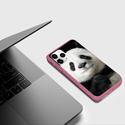 Чехол iPhone 11 Pro матовый Взгляд пандочки, цвет: 3D-малиновый — фото 2