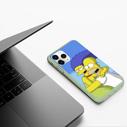 Чехол iPhone 11 Pro матовый Гомер и Мардж, цвет: 3D-салатовый — фото 2