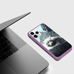 Чехол iPhone 11 Pro матовый Волк в горах, цвет: 3D-фиолетовый — фото 2