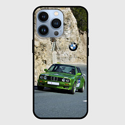 Чехол для iPhone 13 Pro Зелёная бэха на горной дороге, цвет: 3D-черный
