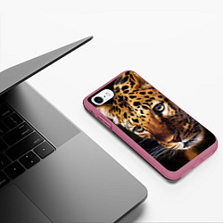 Чехол iPhone 7/8 матовый Глаза леопарда, цвет: 3D-малиновый — фото 2
