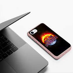 Чехол iPhone 7/8 матовый Black Sabbath земля в огне, цвет: 3D-светло-розовый — фото 2