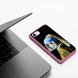 Чехол iPhone 7/8 матовый Billie Eilish с Сережкой, цвет: 3D-малиновый — фото 2