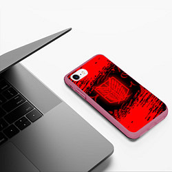 Чехол iPhone 7/8 матовый Атака Титанов: Паттерн, цвет: 3D-малиновый — фото 2