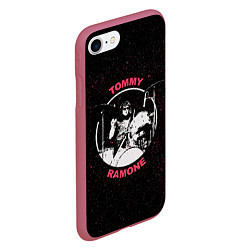 Чехол iPhone 7/8 матовый Tommy Ramone, цвет: 3D-малиновый — фото 2